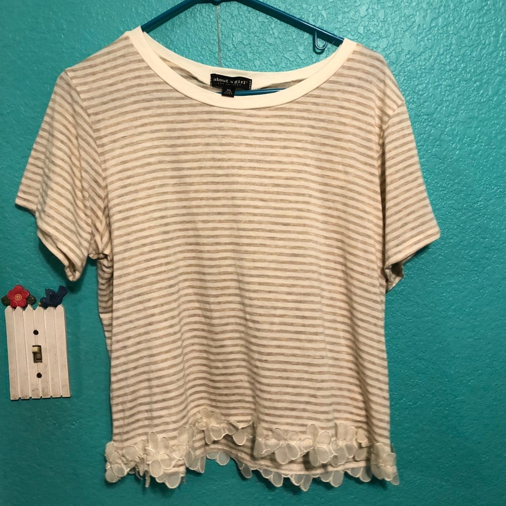 Jr.’s XL slightly cropped t-shirt